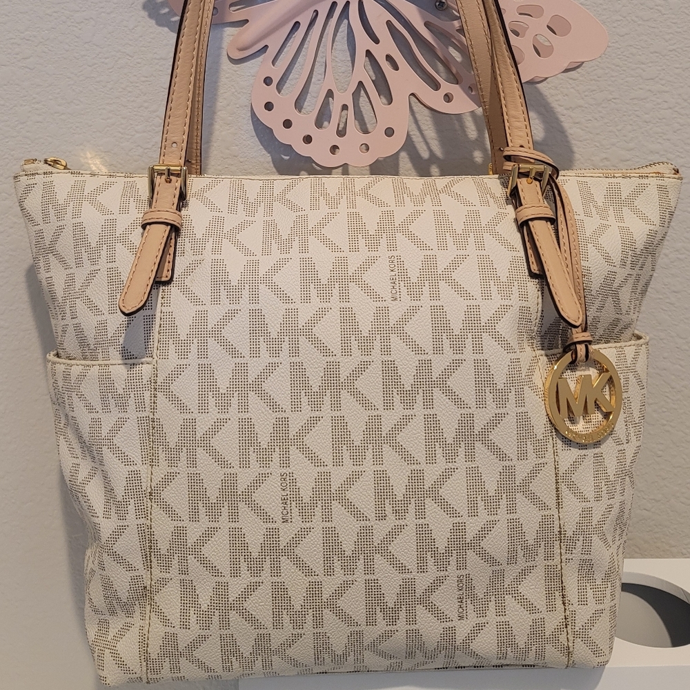 Micheal Kors Jet Set signature tote